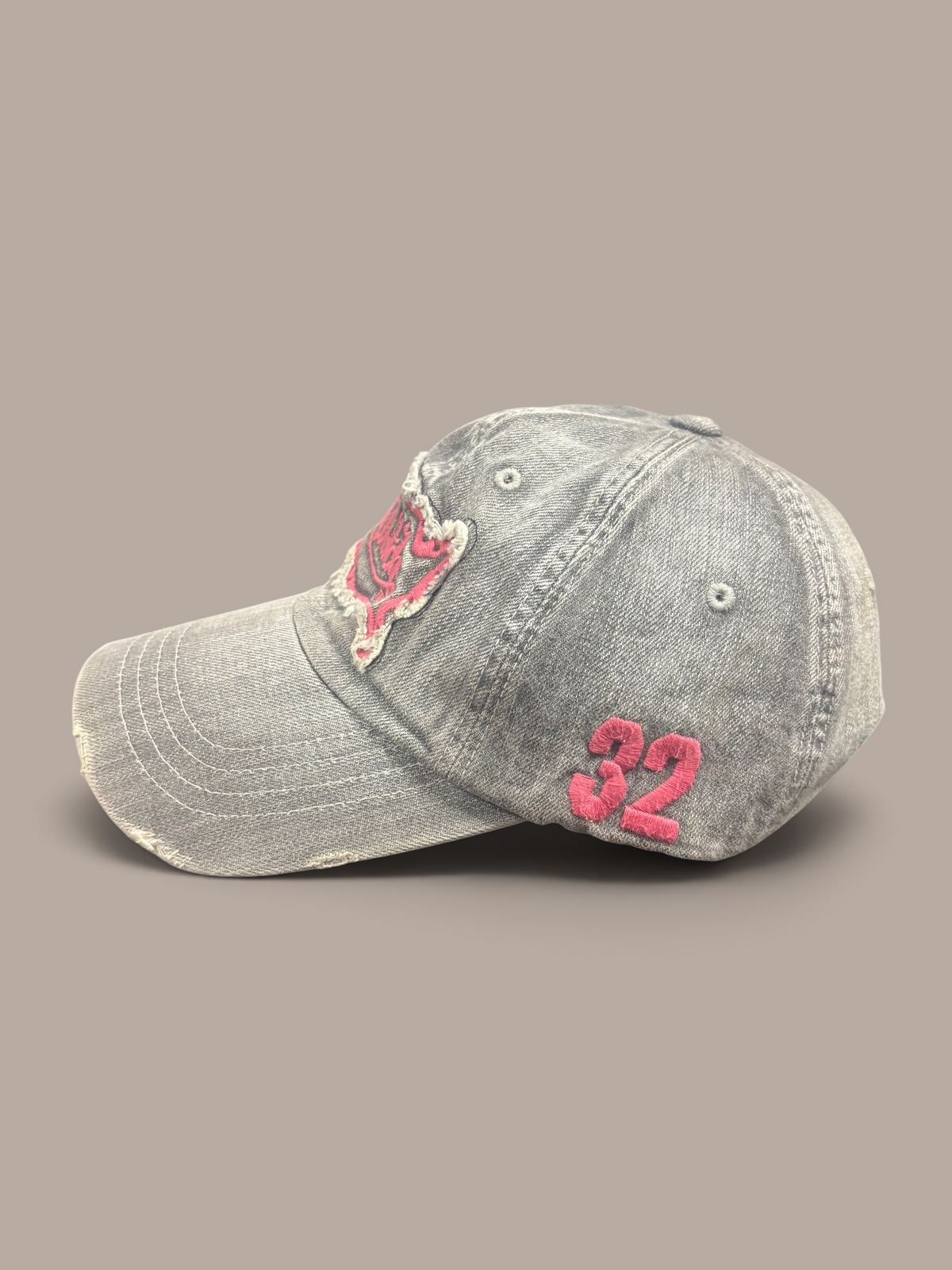 von dutch cap grey with pink detailing leather strap
