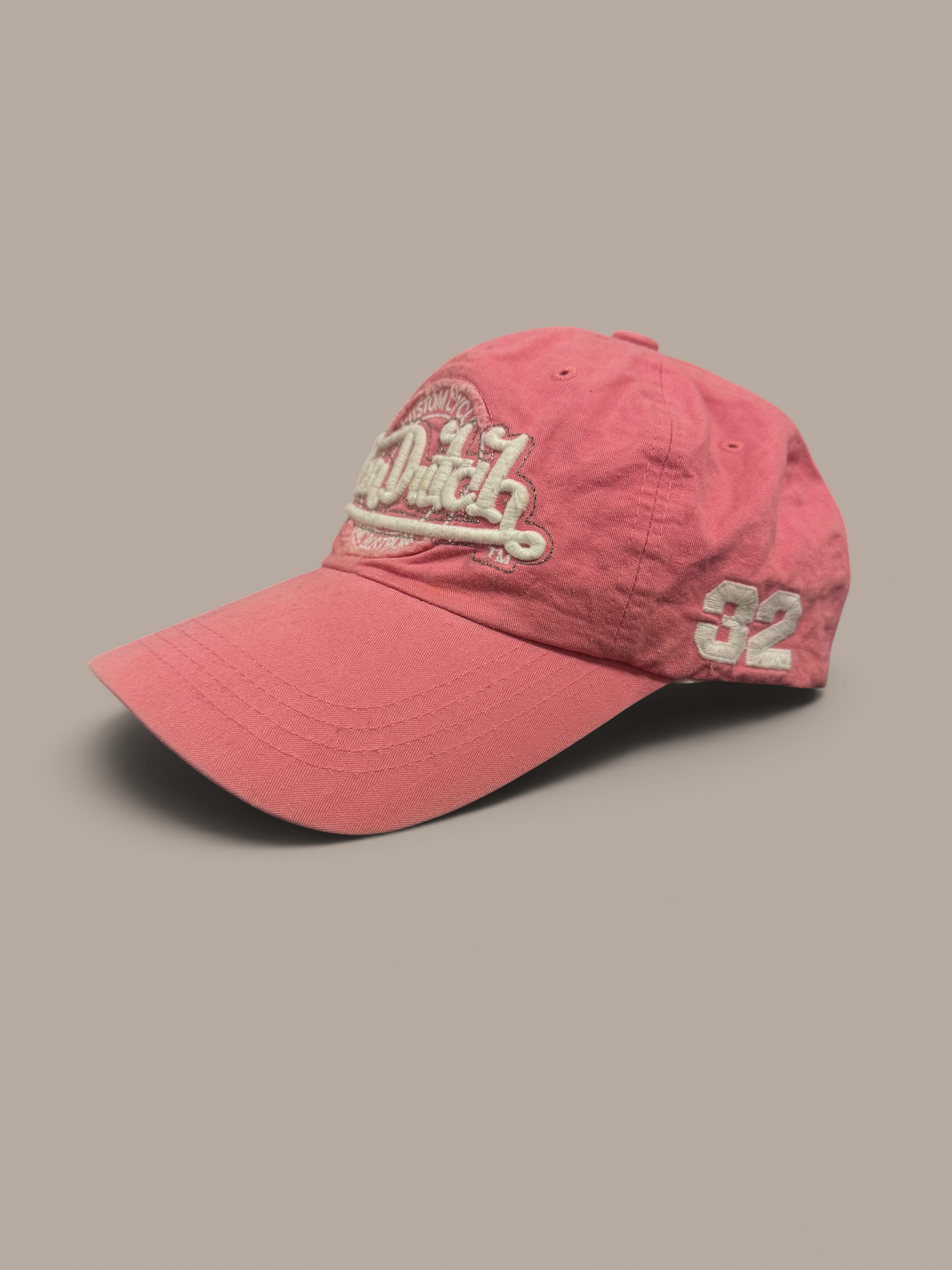 pink von dutch hat, 32 on side
