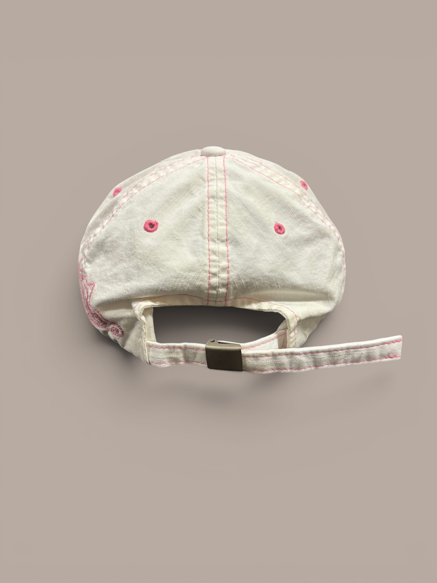 von dutch hat white with pink details
