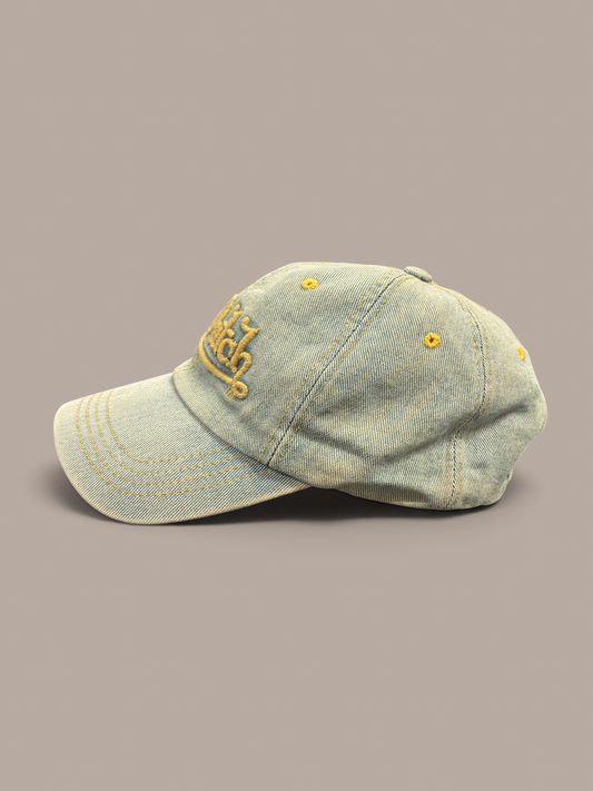 denim von  dutch hat leather ajustable strap.