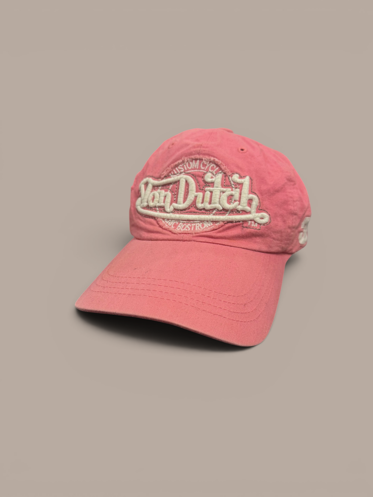 pink von dutch hat, 32 on side