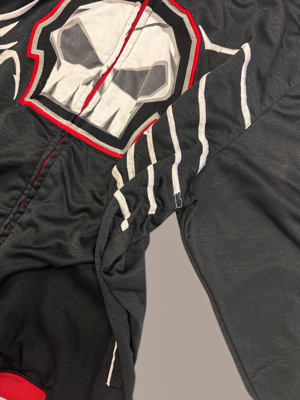tap out black and red mens graphic zip